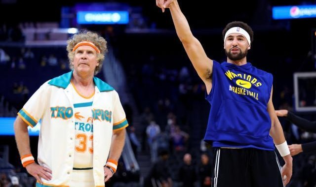 九游体育首页-【现场】神秘嘉宾点燃勇士主场 欢笑声冲散连败阴霾