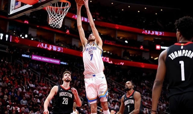 九游体育官方网站-一己之力打爆火箭内线支柱！雷霆内线新星的进步确实是非常明显？